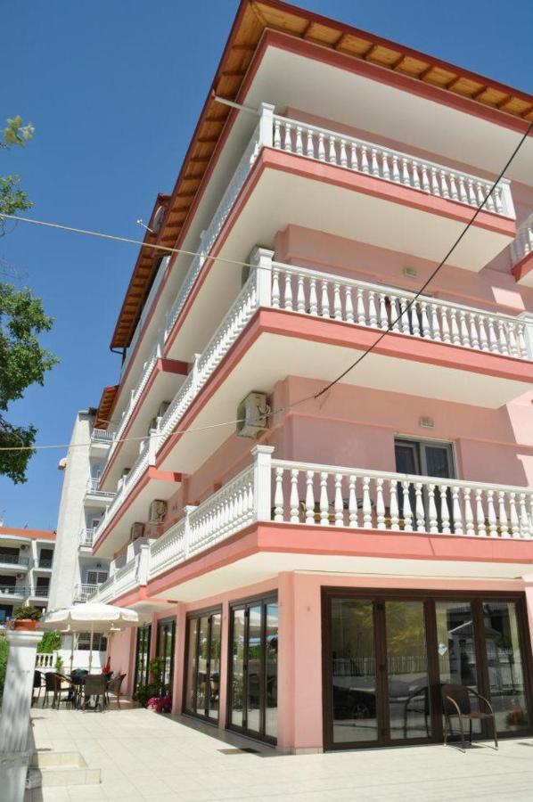 Hotel Louiza Paralía Dış mekan fotoğraf