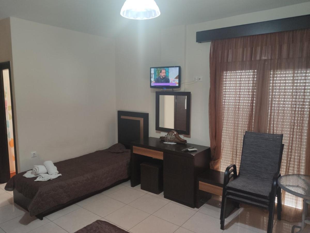Hotel Louiza Paralía Dış mekan fotoğraf